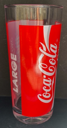 309021-2 € 4,00 coca cola glas rood wit LARGE D 7 H 16 cm.jpeg
